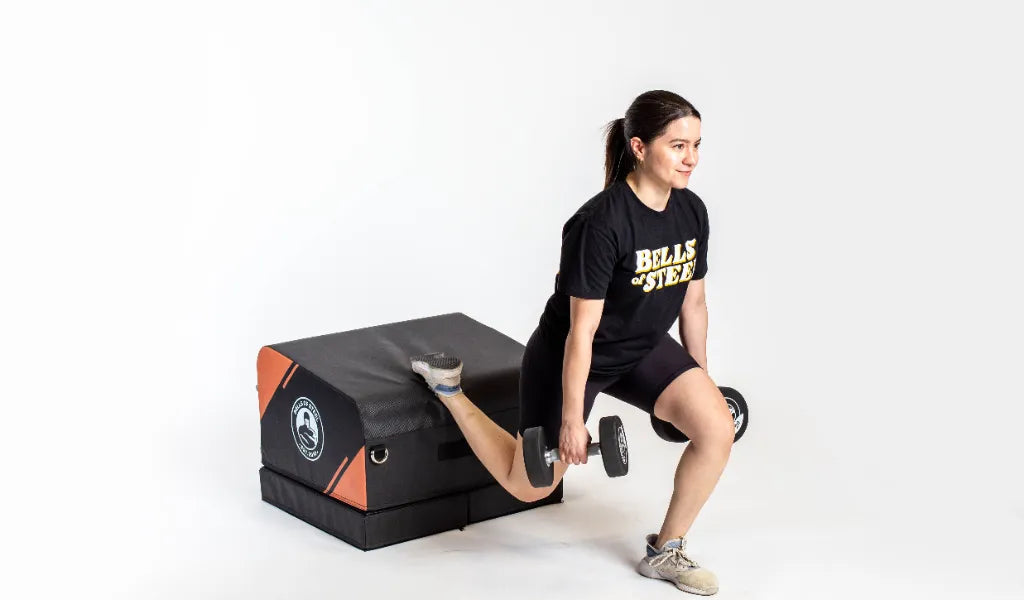 Unleash Leg Day Fury Mastering Balance Lunges in Your Home Gym
