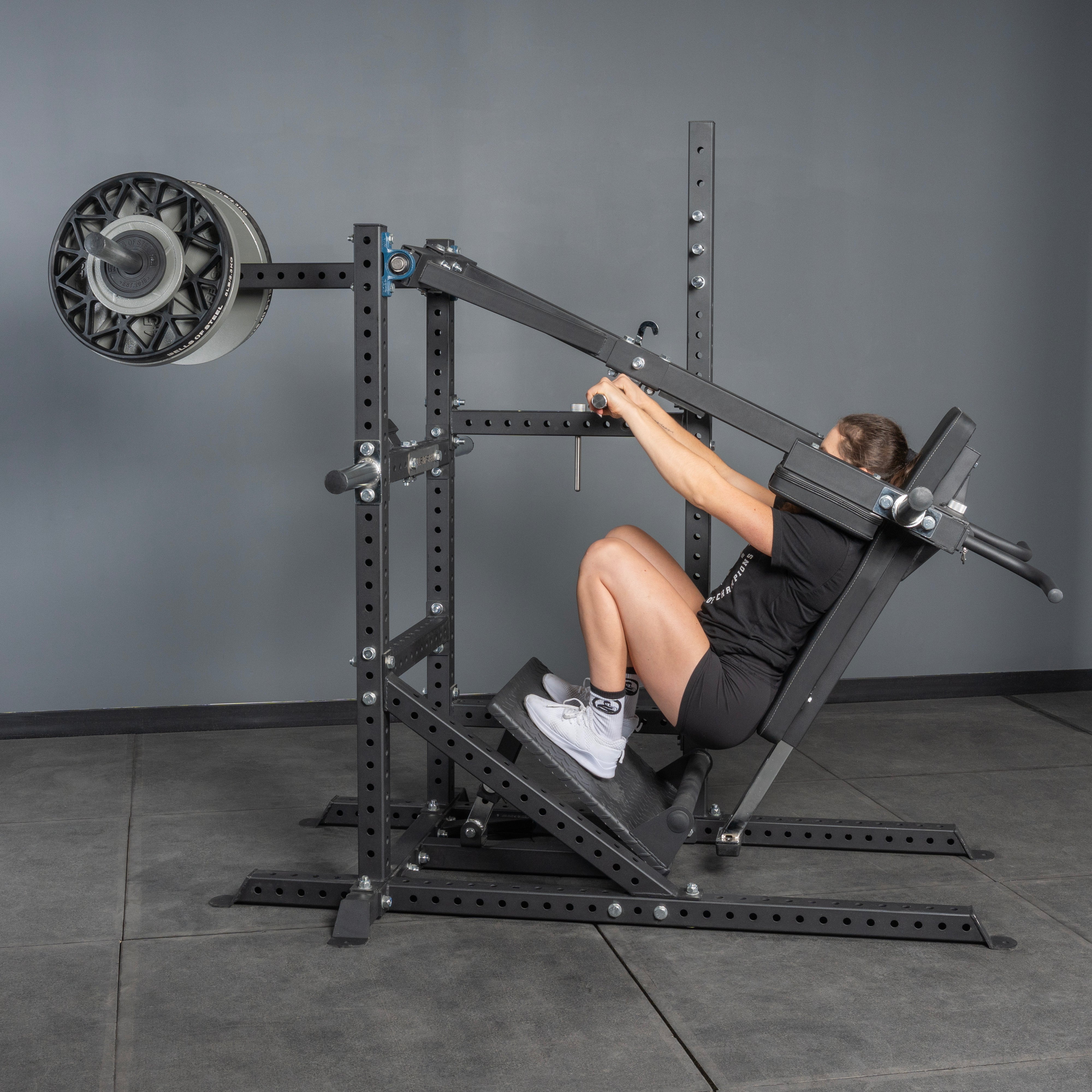 Pandemonium Squat – 3-in-1 Pendulum Squat / Calf Press / Viking
