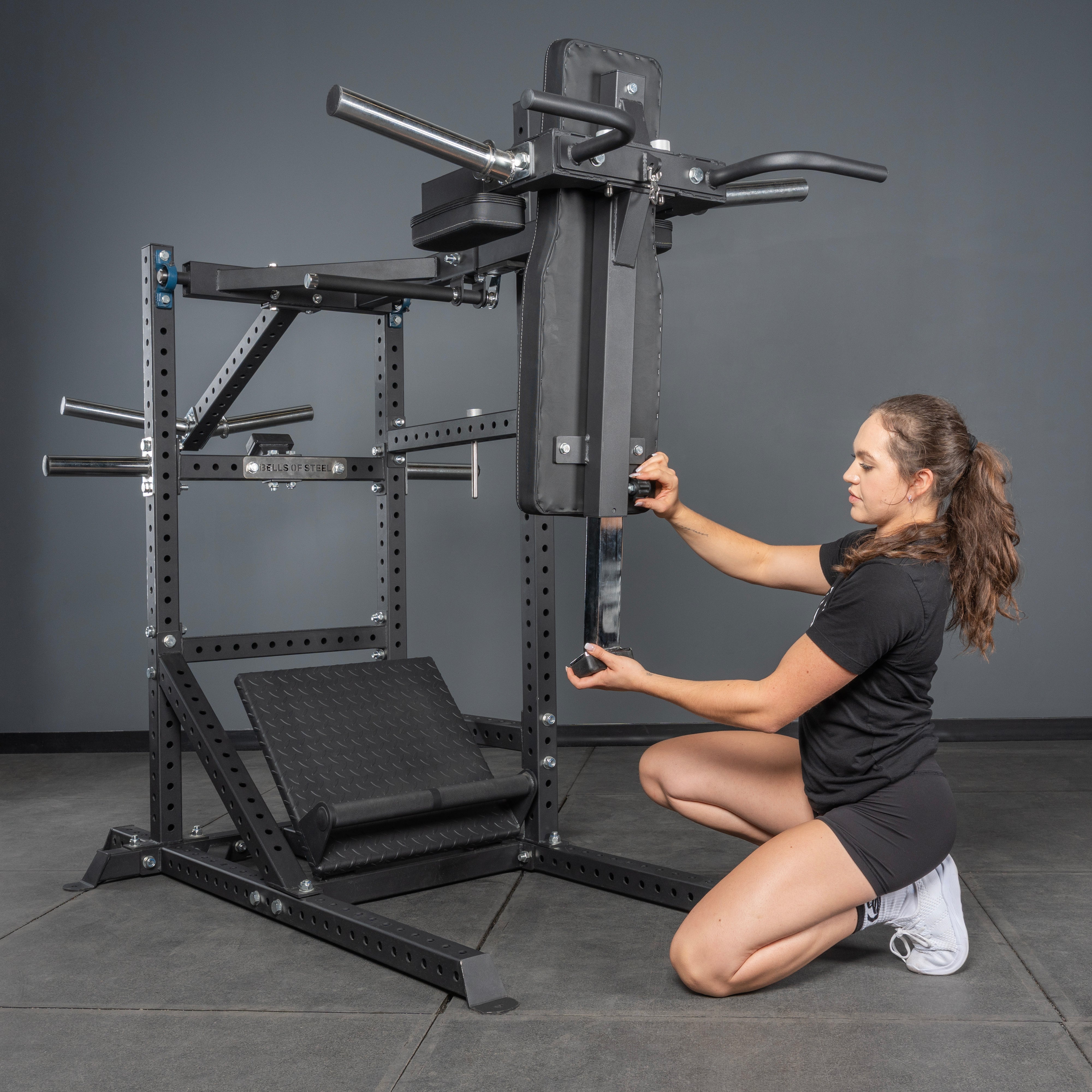 Pandemonium Squat – 3-in-1 Pendulum Squat / Calf Press / Viking